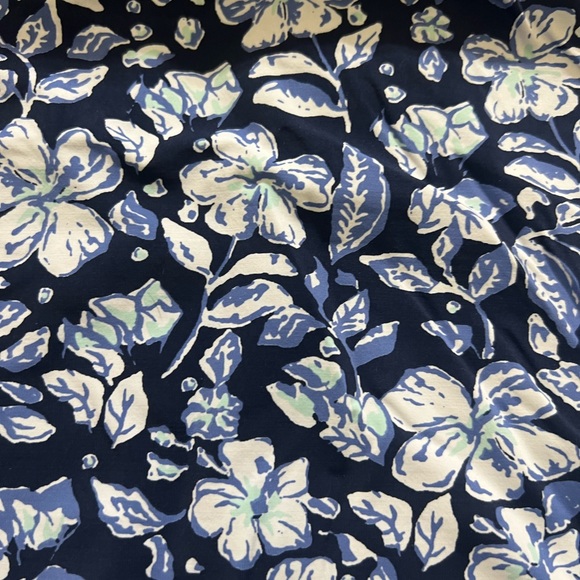 Vineyard vines one shoulder blue floral swimsuit - Picture 2 of 11